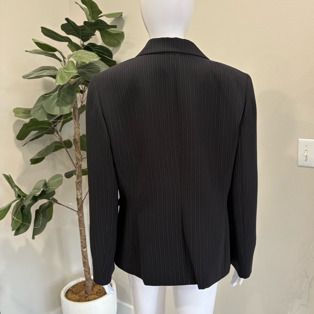 Tahari Arthur S Levine Pinstripe Blazer Womens Petite Size 14, 2 Button Jacket - Picture 7 of 12